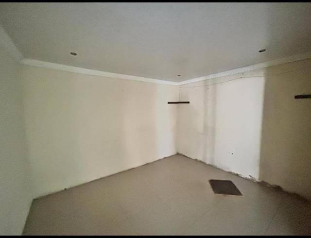 5 BEDROOM HOUSE FOR SALE IN NEW STATE AREA